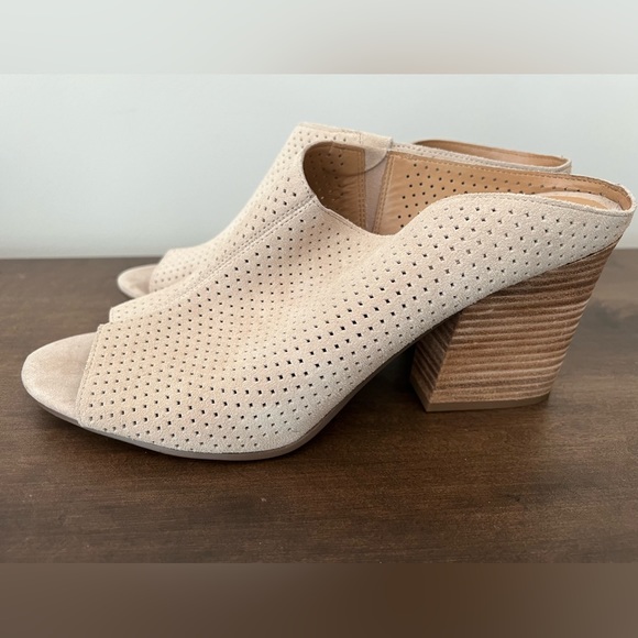 New without box Womens Franco Sarto Leather Peep Toe Heel Tan Beige size 12 - Picture 2 of 6